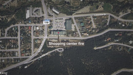 Crews fight fire at Nederland shopping center