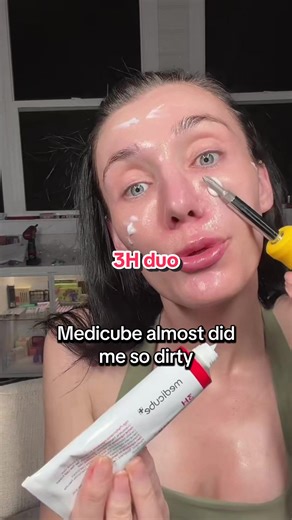 If you’re not exfoliating dead skin first, this can’t even absorb into your skin to clear it! #medicube #acne #tiktokshopcreatorpicks #tiktokshopnewyearnewaura #tiktokshopnewyearnewme