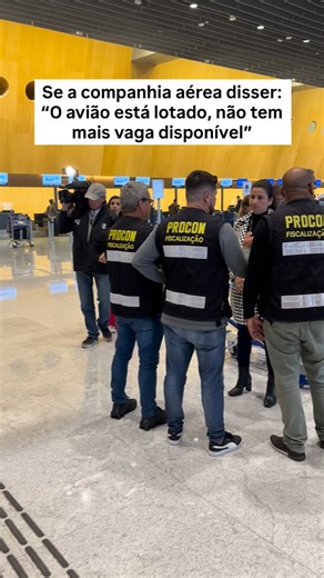 Jéssica Castro ✈️ Voo Cancelado- Mala Extraviada- Overbooking on Instagram: "🚨 Se você comprou um passagem e ouviu isso no portão de embarque, ⚠️ atenção: você pode estar sendo vítima de OVERBOOKING: quando a companhia vende mais passagens do que assentos disponíveis. E sim, você tem direitos! 👊Já salva esse post para saber o que fazer: 📲 1. Registre tudo! • Tire fotos, grave vídeos, filme sua frustração e tudo que acontecer • Peça por escrito a declaração de preterição de embarque (isso é es