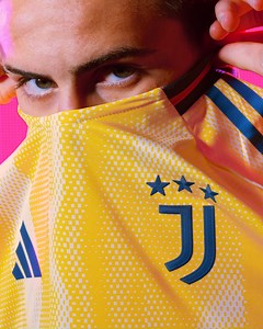 We see things they’ll never see 🌌✨ Introducing the J X adidas Football away kit 24/25. Get yours now! ⚽👕 https://juve.it/MagliaAway24-25 | Juventus