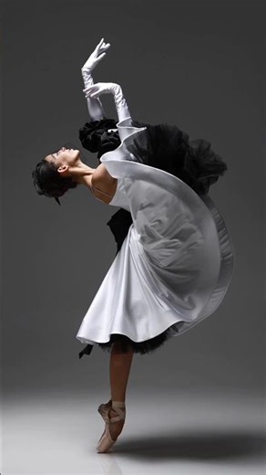 🇺🇦 Model poses for photoshoot📸 Ballet. Model Margarita