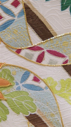 1M views · 16K reactions | Kimonos are known for being expensive, and a kimono from the Japanese brand Chiso is one of the most expensive you can buy. One kimono takes around 20 artisans over six months to make, and it can cost over $10,000. We followed the process of creating a handmade kimono, step-by-step, to find out what makes these garments so expensive. | Culture Insider | Facebook