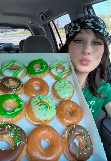 Cream Filled vs. Chocolate Frosted: The Ultimate Donut Showdown