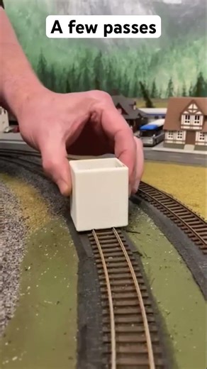 3D printed model train ballast spreader on MakerWorld. #3dprinting #hoscale #modeltrains