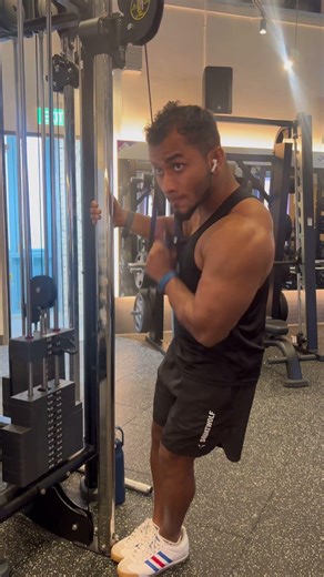 Build Bigger Arms FAST 💥 Single Arm Cable Tricep Pushdown #fitwithparvej #tricepsworkout #motivation