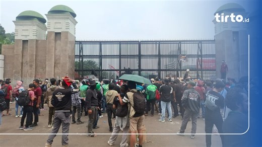Kondisi Demo Hari Ini di DPR RI & Pengalihan Rute Transjakarta