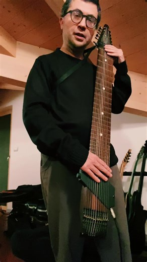 Exploring Looping Techniques with the Chapman Stick