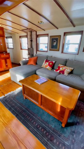Tour of a custom houseboat that could replace your apartment! #boatbuddies | Boat Buddies