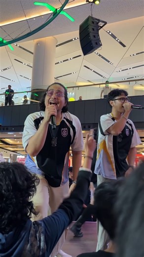 Wibu Sepulang Kerja on Instagram: "Para Nakama karaoke bareng di Ichiban Sushi Matsuri, terima kasih @ichibansushi_id 😁😁 seru bangettt"