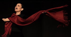 'Σέρρα - Η ψυχή του Πόντου': Ο συγκλονιστικός μονόλογος με τη Χρύσα Παπά επιστρέφει στη σκηνή