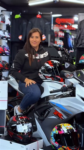 Rider Site Cascos Para Moto on Instagram: "CASCO NOLAN X804 RS ULTRA CARBON 🟢La evolución de la excelencia Racing 💪🏻 El X-804Rs Ultra Carbon es la evolución del 803rs y llega a establecer nuevos estandartes en seguridad y rendimiento. 🔴Este casco llega cumpliendo la Certificación Europea actual y la más exigente que es la ECE2206 ( obligatoria en Europa desde julio de 2022) Parte de sus cambios en comparación con la versión anterior es su nuevo broche de seguridad en el visor, viene con pred