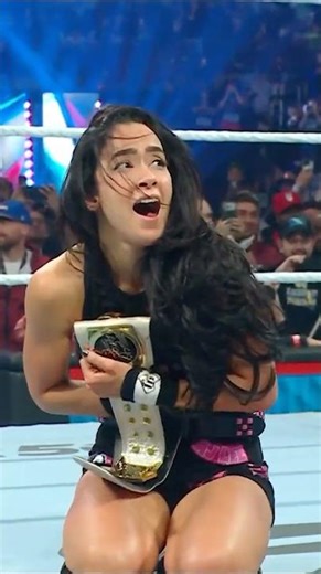 SHE DID IT!! AJ Lee wins her first WWE title in over a decade 👏👏👏 #WWEChamber