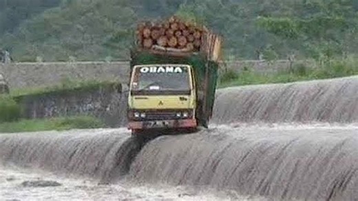 10 Dangerous Dump Truck Skills: Fast Heavy Equipment Driving