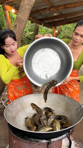 55K views · 531 reactions | Cooking fish with tomato recipe | Primitive Art | Facebook