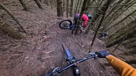 TommyHype🤙 on Instagram: "Shaggtech at the golfie… mega line this,whoever put this in do some more will ya 😂 no dab challenge easy peasy! . . . #tommychype #mtb #mtbdaily #mtbgram #dhmtb"