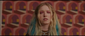 Isla Fisher in The Present Trailer