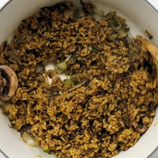 12K views · 206 reactions | This Wild Rice & Mushroom Stuffing is natural gluten-free and is a FAN FAVORITE when it comes to Thanksgiving sides. It’s so easy and flavorful!!  I used a wild rice blend because that’s what I found at the store, but I think any type of rice would work well. You could even try cauliflower rice to make this dish low-carb and Paleo! Recipe: https://detoxinista.com/wild-rice-mushroom-stuffing-vegan-gluten-free/ | The Detoxinista | Facebook