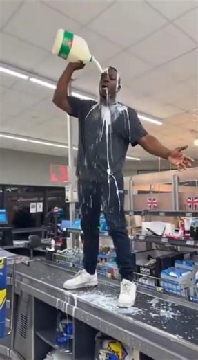 This is what SHOULD have happened to "6-2" milk man!! 💪🏻