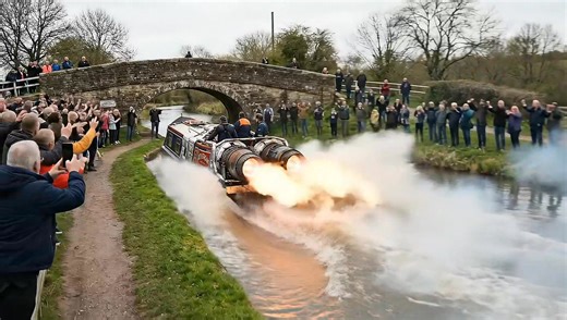 Testing out the twin jet engines on the narrowboat. #canal #canalboat #narrowboat #boat #british | Canal Boats
