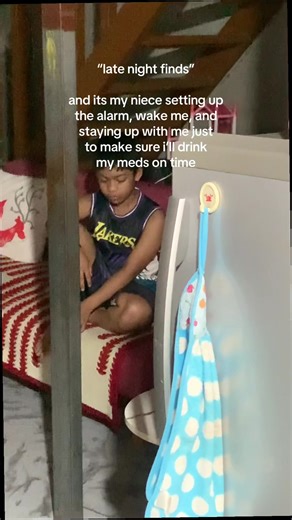 Late Night Finds: Caring Niece Helps with Meds