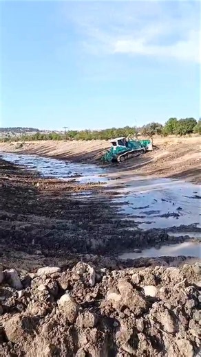 Buldozer Kanal açma çalışması