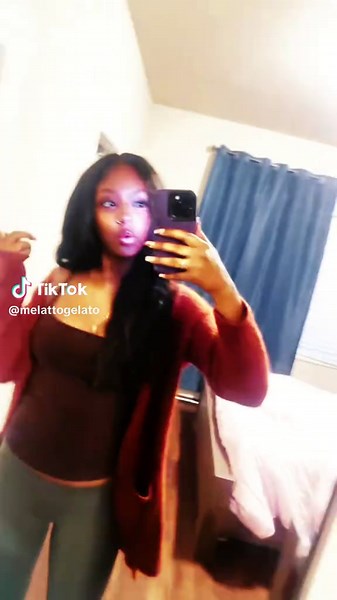 mel (@melattogelato)’s videos with dolla signs 2F - 2facedlon