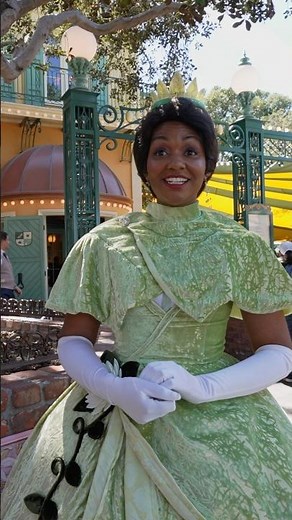 Princess Tiana's Iconic Ball Gown Moment! 👑🐸 #tiana #disney #viralshorts