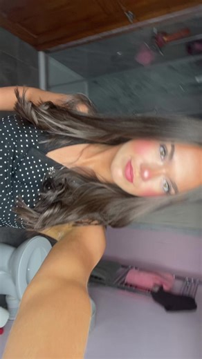 livs🥹🥹can we just ignore how my tops sitting also x