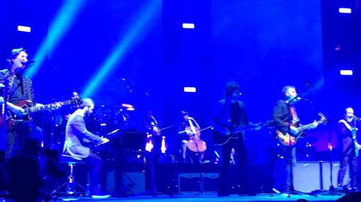 Electric Light Orchestra - Mr Blue Sky, featured on the band's seventh studio album Out of the Blue (1977). Written and produced by frontman Jeff Lynne, the song forms the fourth and final track of the "Concerto for a Rainy Day" suite on side three of the original double album. "Mr. Blue Sky" was the second single to be taken from Out of the Blue, peaking at number 6 in the UK Singles Chart and number 35 in the US Billboard Charts. #electriclightorchestra #standinintherain #rocnroljunkie #mrblue