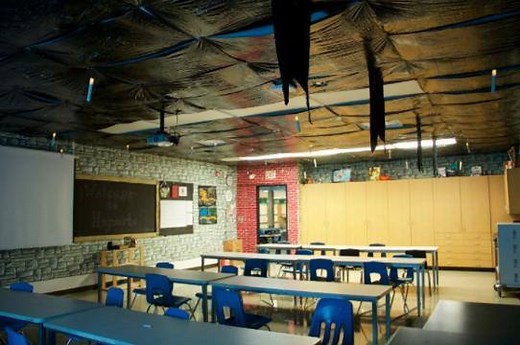 138K views | Middle school teacher, Kyle Hubler spent his summer transforming his boring classroom into a scene right out of 'Harry Potter.' | USA TODAY Video | Facebook