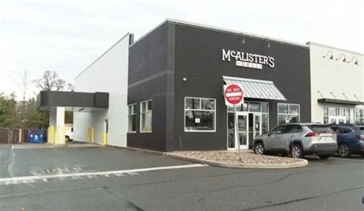 New deli giving free meals to first responders, military, doctors and teachers