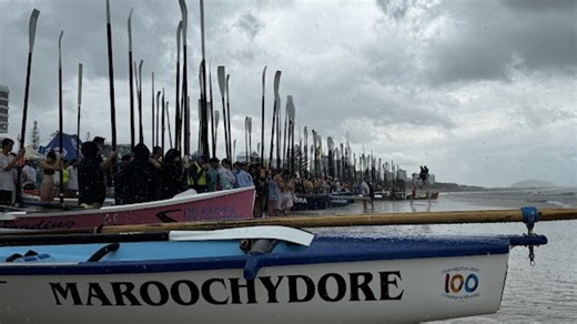 Watch: Touching tribute as thousands of lifesavers storm beach comp
