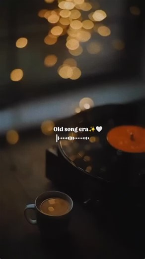 𝒸𝒽𝒶𝓃𝒹𝒶𝓃𝒶🦋 on Instagram: "OldSong🤍✨ #oldsongs #hindisongs #nostalgiavibes #expore #fyp"