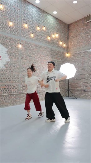 THE PIEU SCARF | DANCE COVER ft TEACHER VABU #cathy_linhchi #dance #kiddycrew #MXE