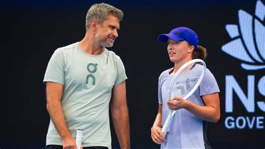 World No.1 Swiatek Splits With Coach After Three Years