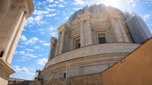 Balade à la basilique Saint-Pierre du Vatican avec vue sur la coupole (4K)