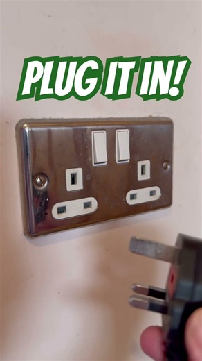 How to use a plug. UK plug #shorts #uk #travel #plug #power #funny