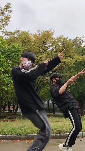 Dance Challenge with Korean TikTok Star | K-pop Trendsetter