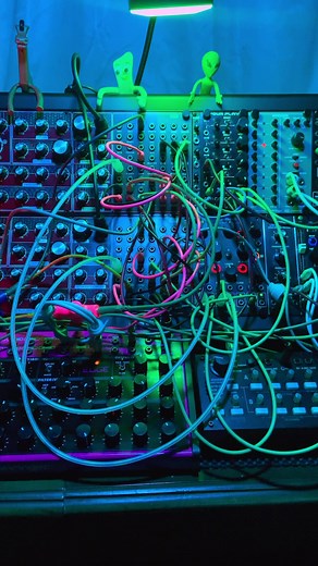 Broken, Alone | Behringer Brains, Edge, 182, Abacus | #modularsynth #eurorack #electronicmusic | Chad Kirkpatrick