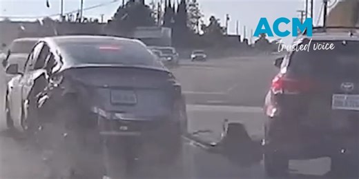 Fatal Tesla crash in USA captured on dashcam