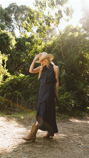 Trinity on Instagram: "Denim on denim is still a moment, and one that we still love! The Karina top pairs effortlessly with both our Vergara skirt and Enya trousers, creating two easy outfits that feel wearable. Add a leopard/animal print belt or a plain leather belt for a new way to wear this outfit PS: Did you know the bow on the Karina top is removable? . #matchingset #southafricanstyle #localclothingbrandsouthafrica #easyoutfitideasouthafrica #denimondenim"