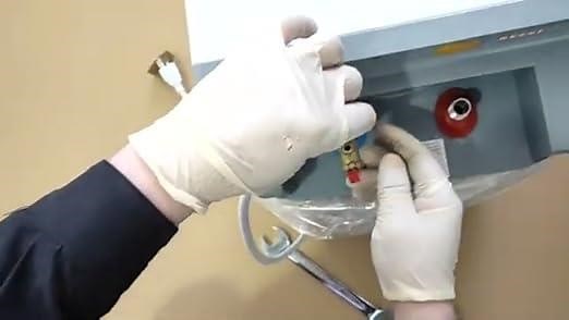 The instalation of the inlet water connector