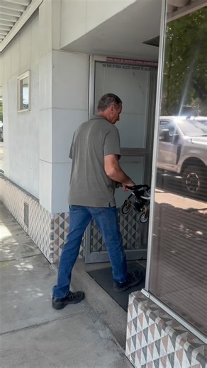 *ROSEBURG STORE UPDATE* It’s happening, y’all! Fixtures are going up and products are being unpacked to stock our shelves at our second store location in the heart of Downtown Roseburg! We are SO excited to be bringing our passion for art to the wonderful community of Roseburg, and can’t wait to open our doors! We will officially be opening on 5th Friday, August 29th so mark those calendars and get excited! See you soon! #reels #sharingyourpassionforart #centralartroseburg #roseburgoregon #artsu