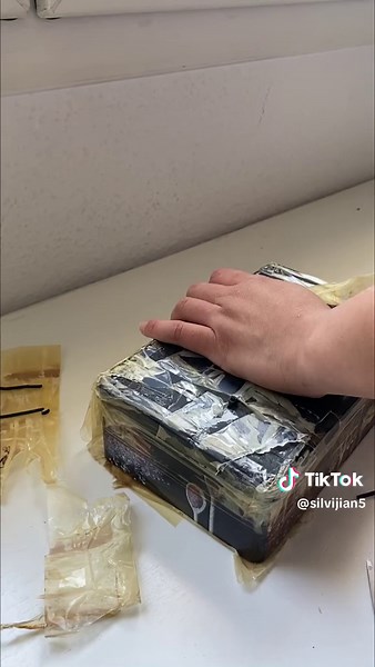 Quitando la solarigrafía después de 7 meses 🌚 #solarigrafia #tutorial #estenopeica #pinhole #analogphotography