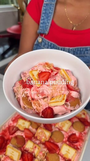 53K views · 266 reactions |  If you love my banana pudding, you have to try this strawberry version! Light, fluffy, and perfect for the weekend.✨ Full Recipe: https://tonisrecipes.com/strawberry-banana-pudding/ | Themoodyfoody | Facebook