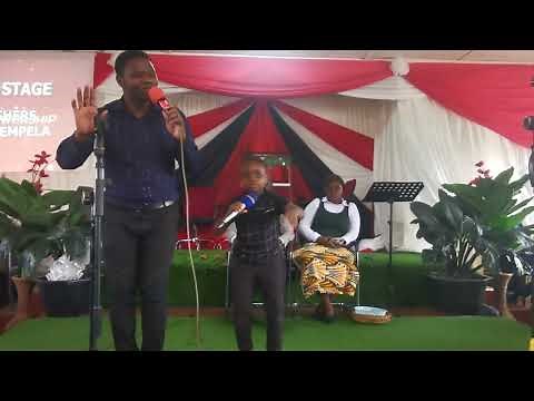 Ashers Masempela,~Muntu talumbi.Live performance in CHINGOLA (Copperbelt)