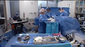 Live music while under the knife? Operating room music goes to whole other level at Lampert MD Plastic Surgery - WSVN 7News | Miami News, Weather, Sports | Fort Lauderdale
