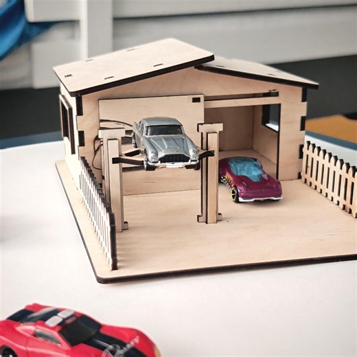 Wooden Single Car Garage, Personalized 1:64 Scale Building, Engraved Diecast Diorama, Miniature Workshop, Working Lift, Sliding Door - Etsy