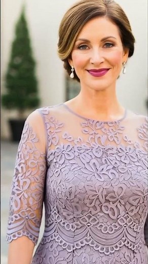 Tea Length Lace Mother of the Bride Dresses with Chic Illusion Sleeves 2025