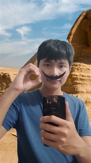 Let me help bro take photos of traveling in the Egypt pyramids #shorts